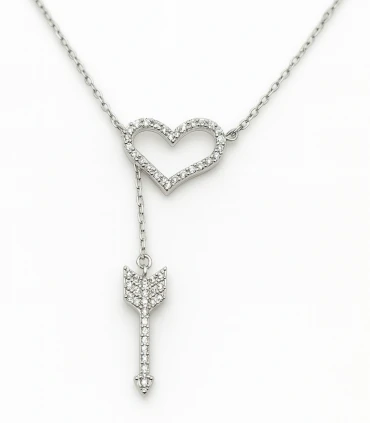 Flechazo – Collar de Plata con Corazón y Flecha Brillante