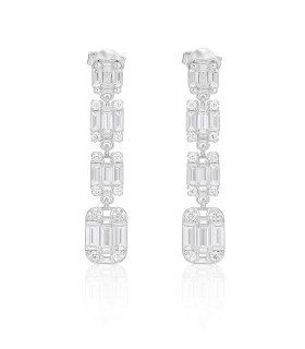 Lujo Vertical – Aretes de Plata con Zirconias en Corte Esmeralda