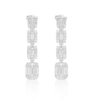 Lujo Vertical – Aretes de Plata con Zirconias en Corte Esmeralda