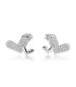 Latido Brillante – Aretes de Plata con Corazón Inclinado y Circonias