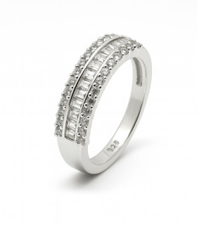 Brillo Infinito – Anillo de Plata con Tres Hileras de Circonias