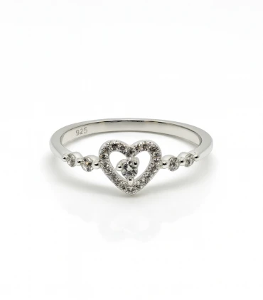 Latido Brillante – Anillo de Plata con Corazón de Circonias