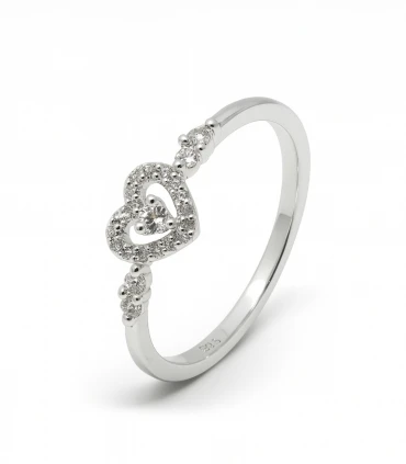 Latido Brillante – Anillo de Plata con Corazón de Circonias