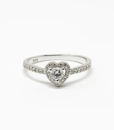 Luz del Corazón – Anillo de Plata con Circonia en Forma de Corazón